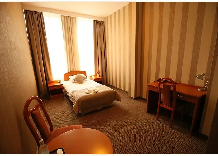 Hotel Polonez 3*