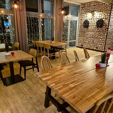 波罗耐兹酒店 3*