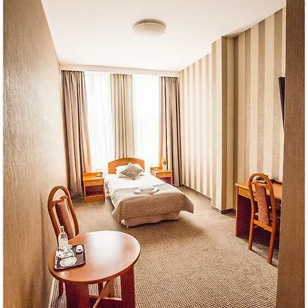 Отель Polonez Краков