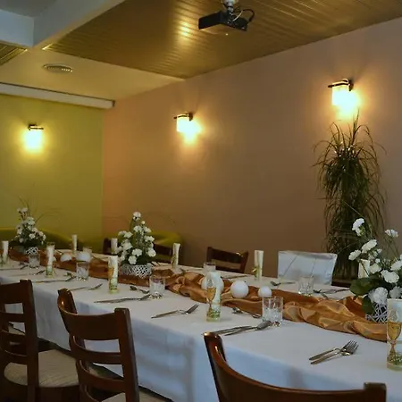 Отель Polonez 3*